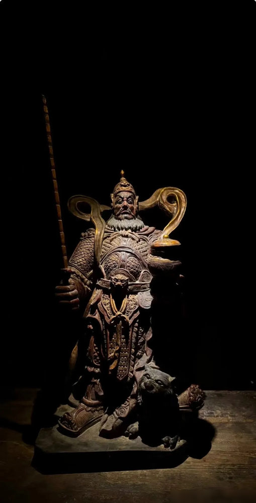 热刺又输了，主场2比3，被维拉按着揍。5轮拿2分，直接躺进降级区。
关键是场面难看。中场没硬度，三线脱节，新援费尔南德斯一点水花没有。德泽尔比在场边脸都是黑的。更邪门的是，热刺先丢球的比赛，已经连续48场没赢过了，11平37负。
维拉现在是热刺亲爹，近4次做客全胜带走，布恩迪亚一个人打热刺就刷了