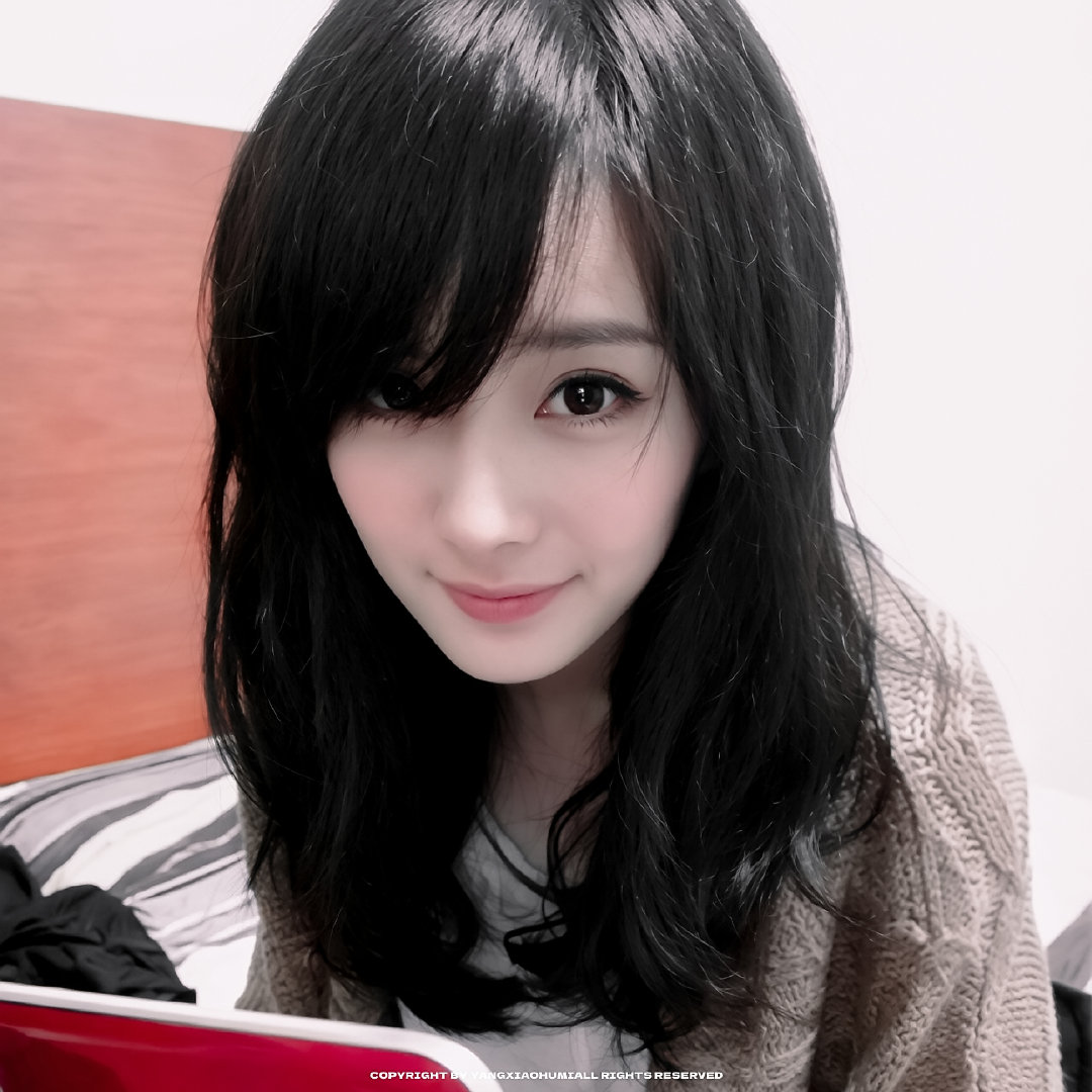 #杨幂[超话]#  这个就是猫呀… ​
