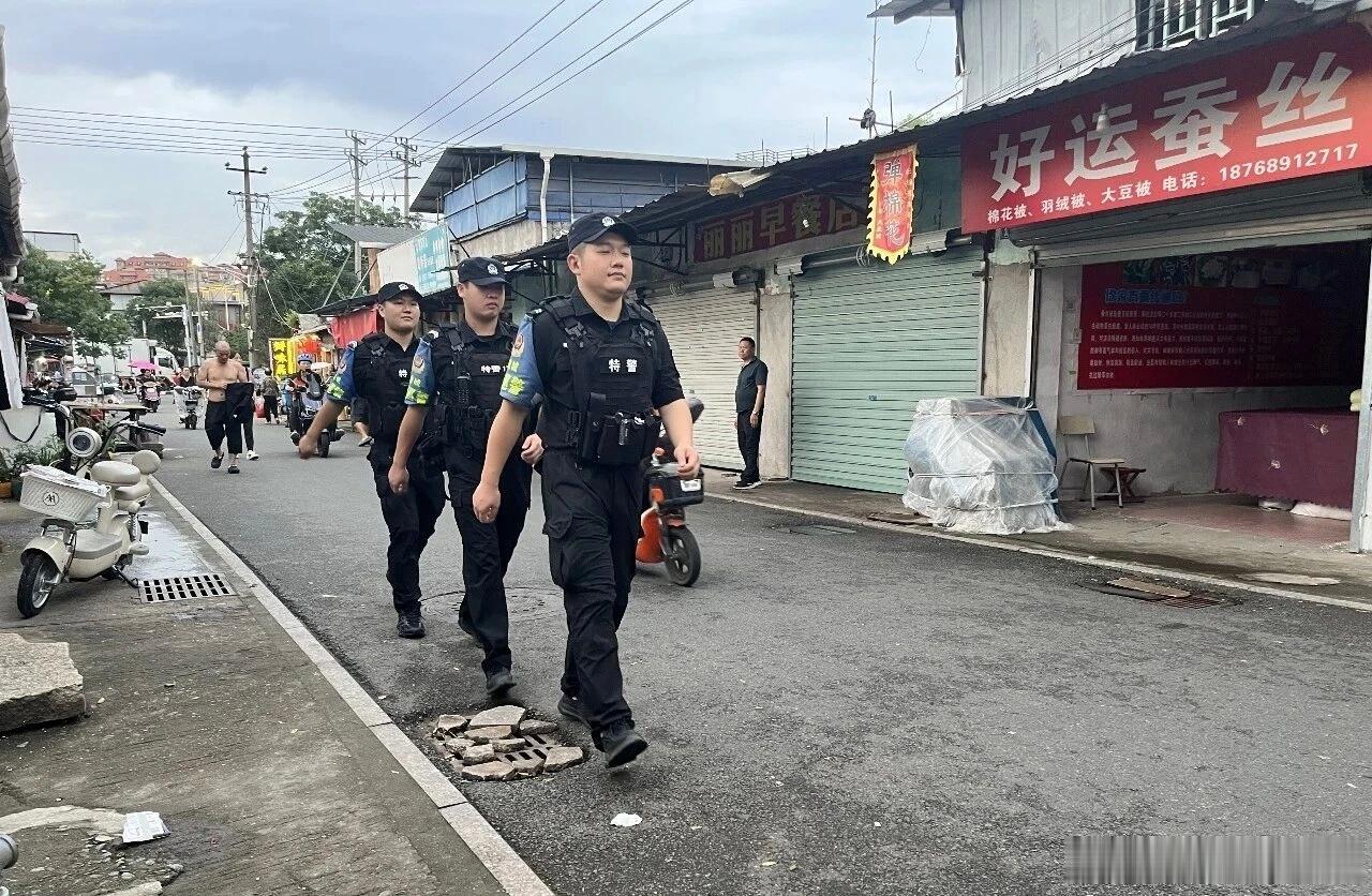 【巡防值守·织密考点治安防护网】巡特警反恐大队提前启动高考专项护考勤务...