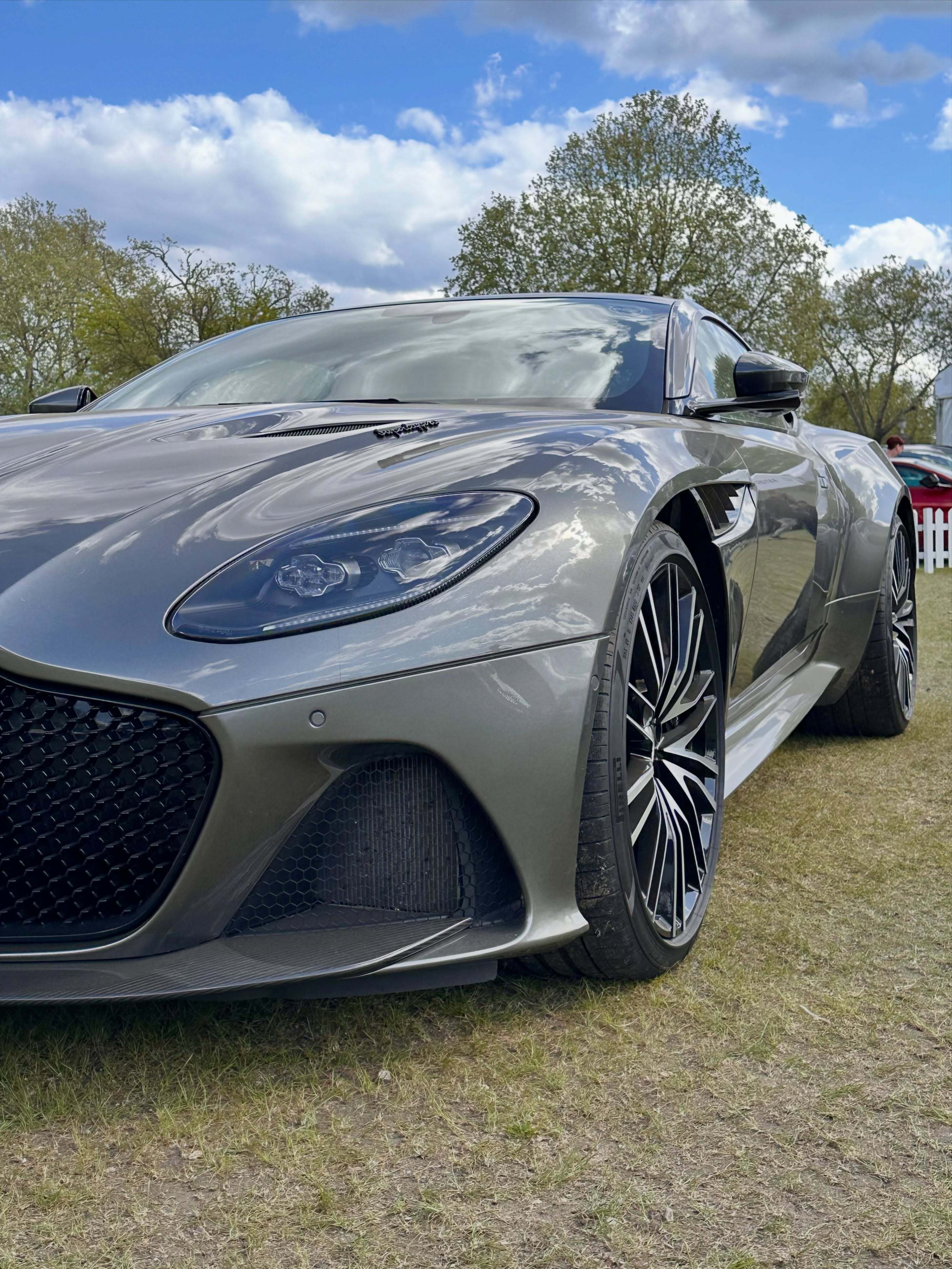 2021款阿斯顿·马丁DBS Superleggera，正如济慈所言...