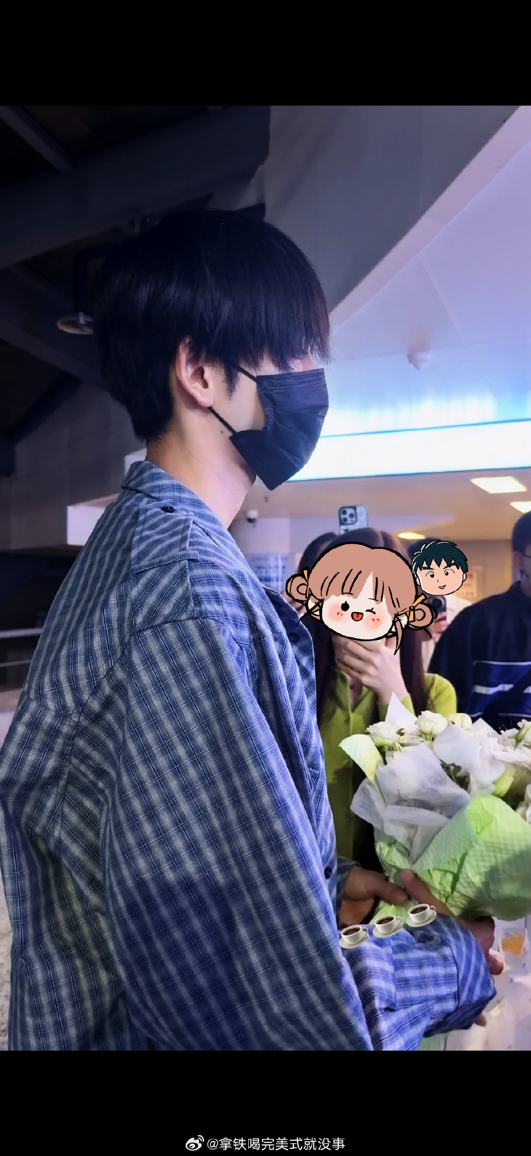 #张卓尔[超话]##张卓尔# 💚#捕卓每一天# 
第一次见这个小卓尔～
好乖的一个宝宝呀[拜托]1米88好长一条人哇[收到]好羡慕你的身高啊～瑞思拜[拜托]
​