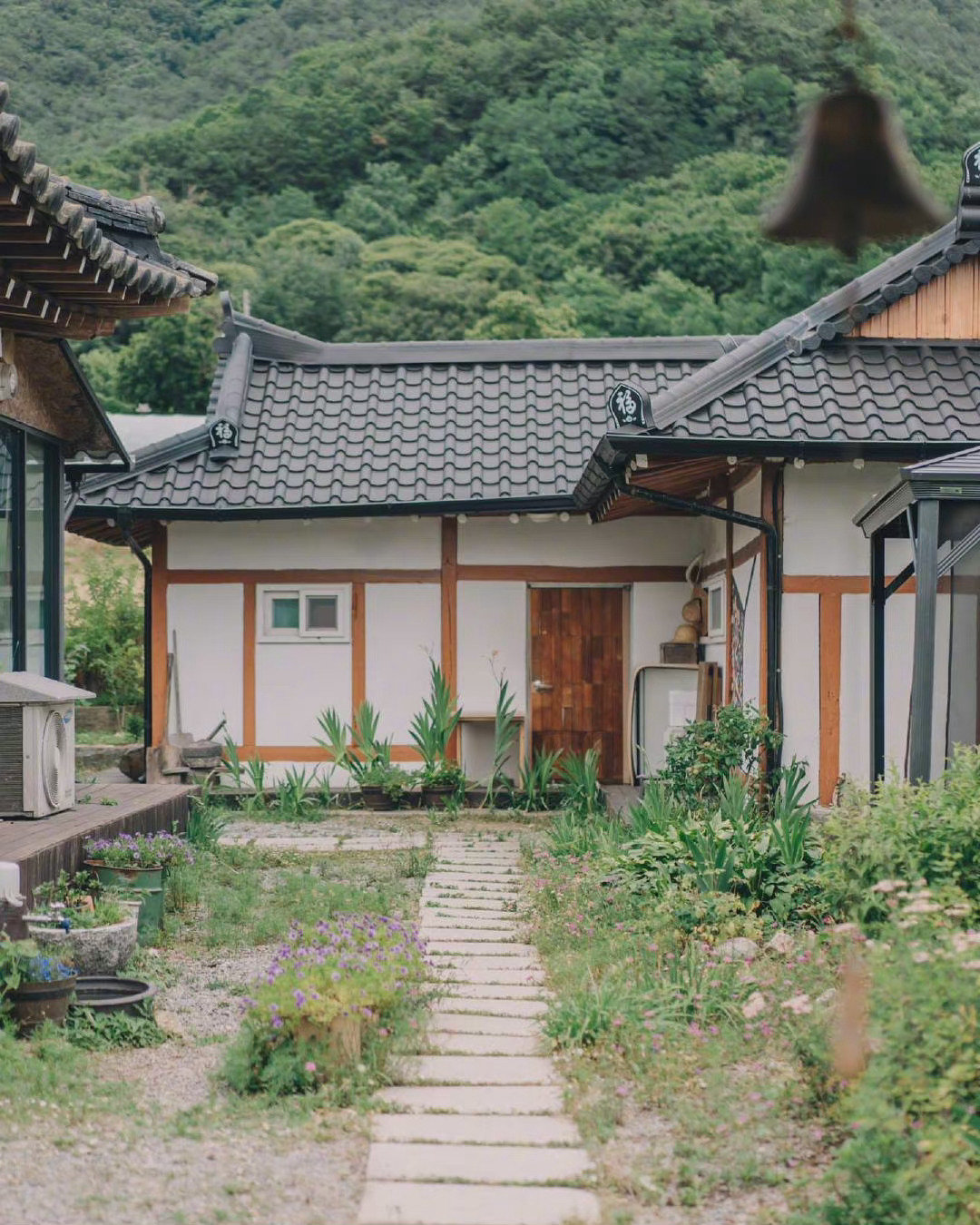 理想中的小院，漫漫生活，慢慢变老。 ​