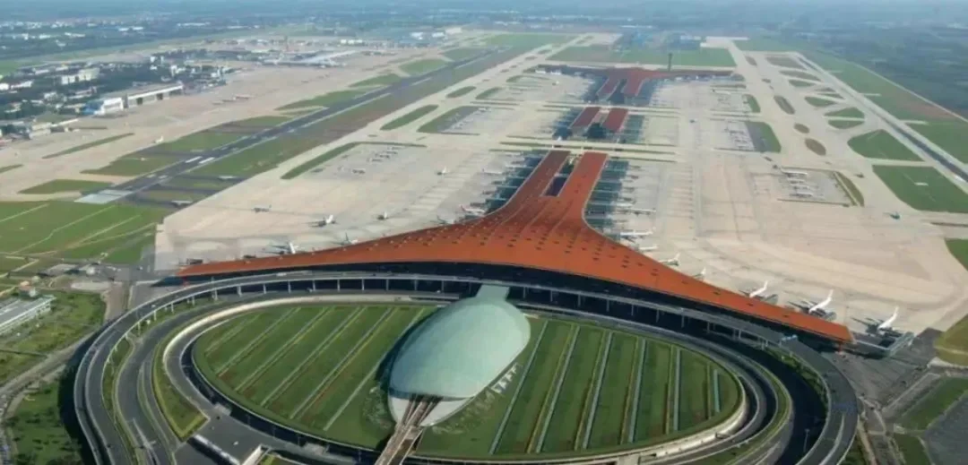 首都机场：陷入困境？