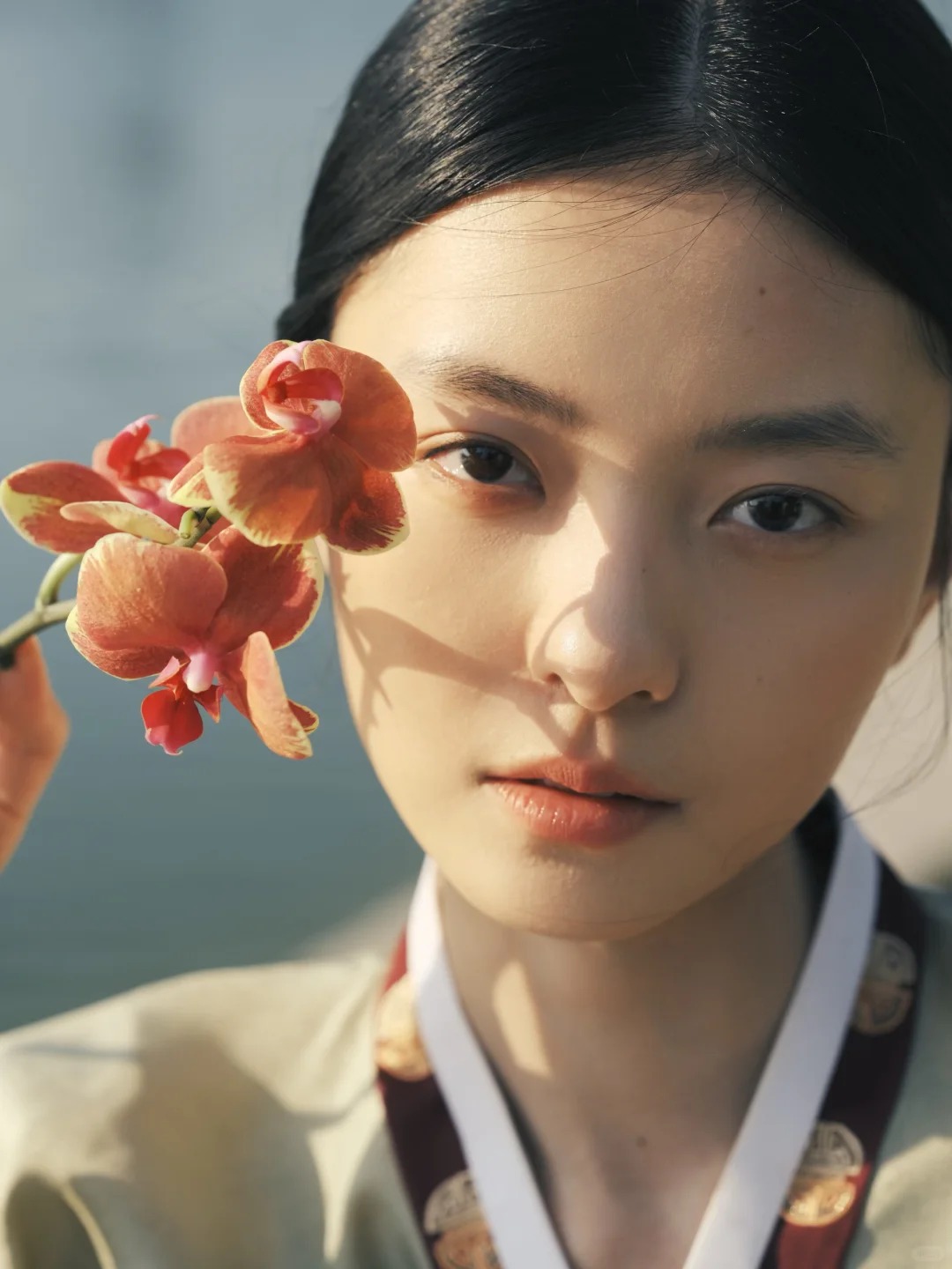 孙美林朝鲜族服饰画报，清冷感美少女！