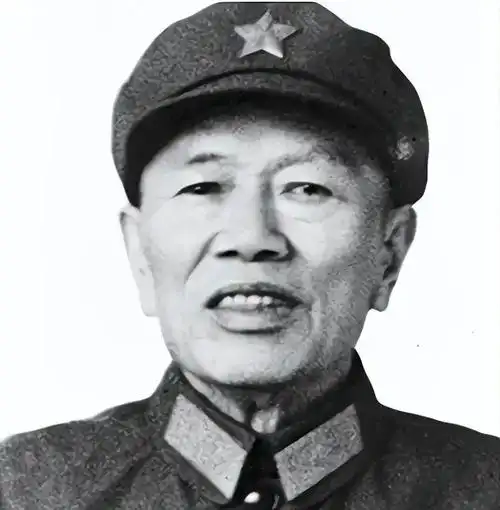很奇怪，彭德怀脾气大是出了名的，志愿军中许多高级将领，包括副司令洪学智、韩先楚等人，都被他骂过，而邓华却是个例外，浦安修曾说过：“老彭的脾气很大，好骂人，可是就是不骂邓华。”
 
（信源：烟台市福山区人民检察院——彭德怀与邓华的生死情谊 不吝言词表扬邓华.......）
 
在抗美援朝战火纷飞的岁月