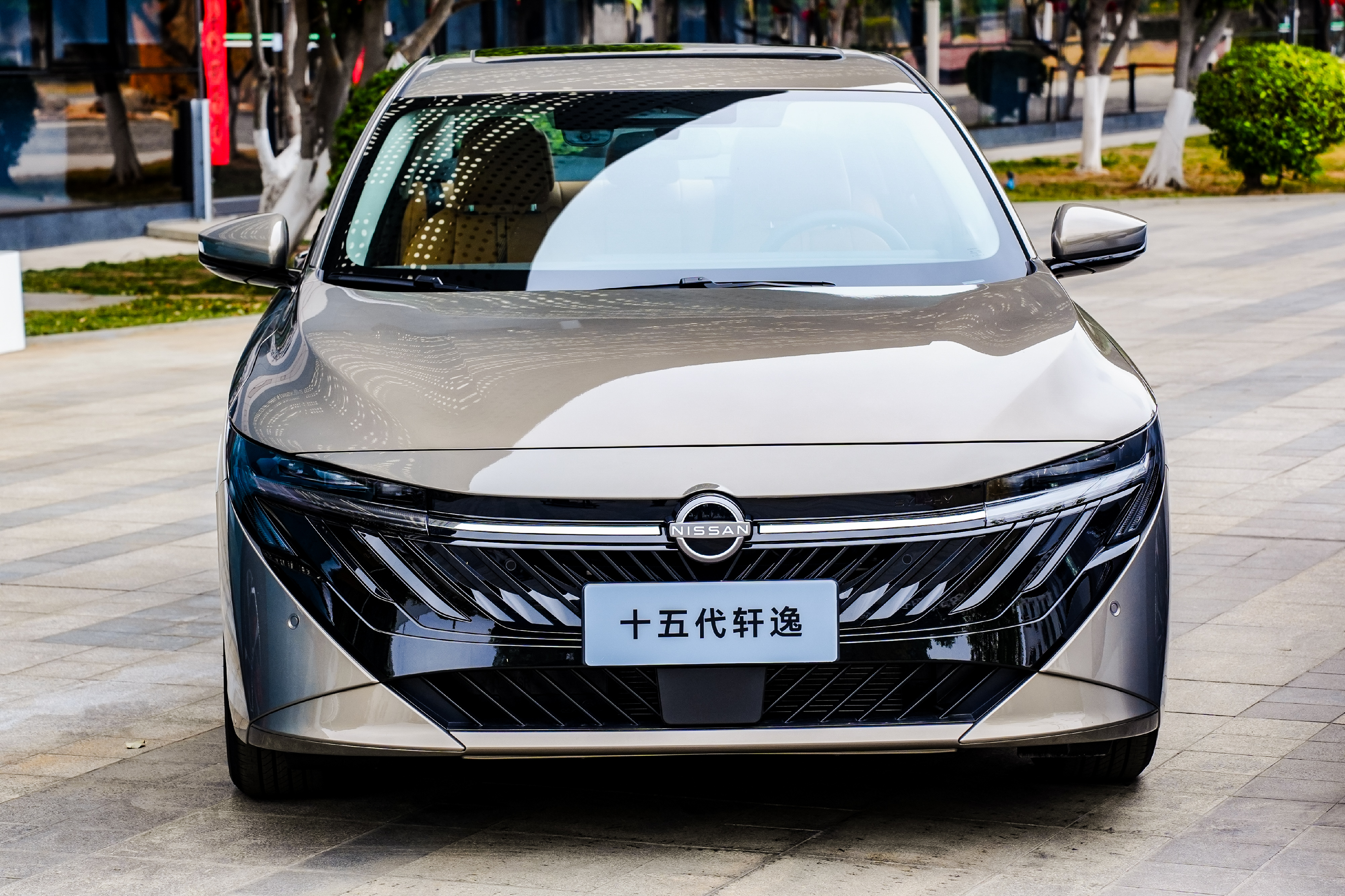 第十五代轩逸直接上市，限时价9.49万-10.99万天籁·鸿蒙座舱推出...