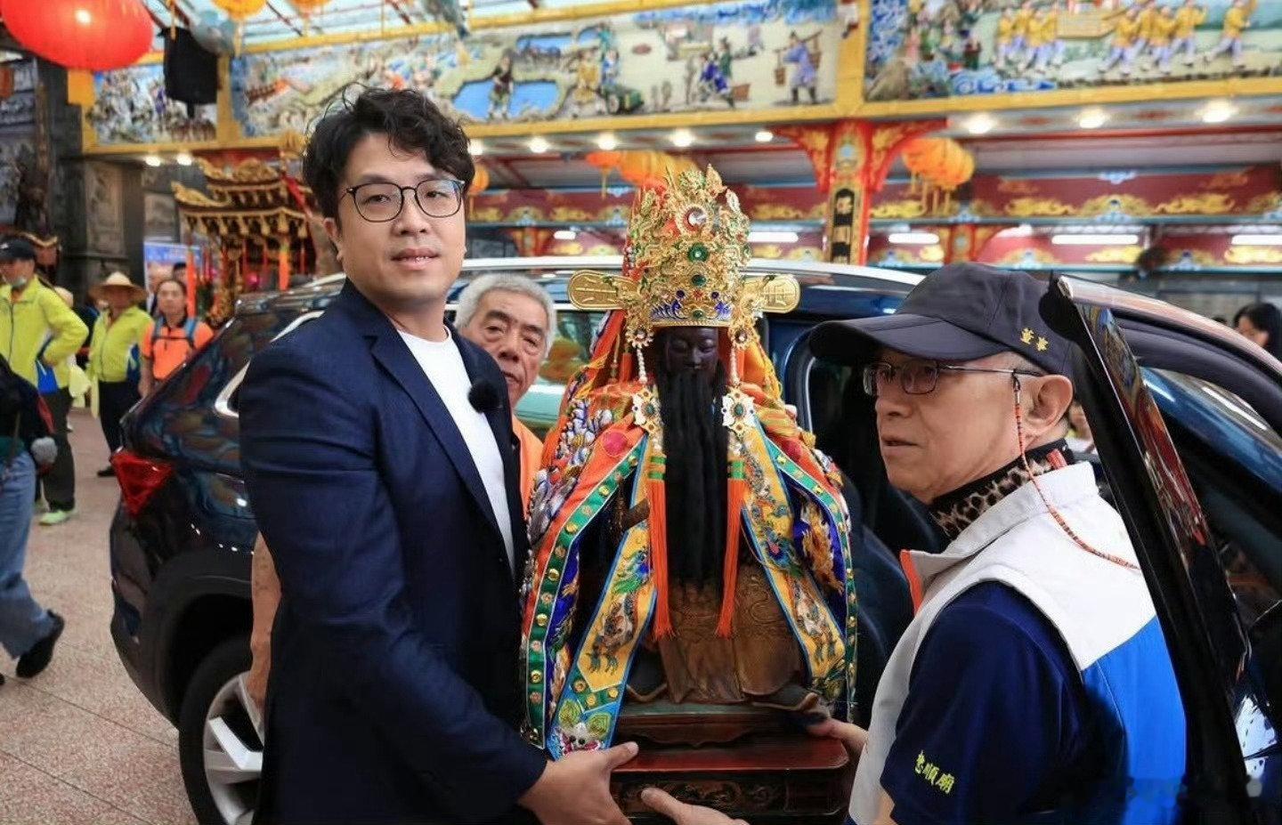 沈伯洋以鲁比奥为例，他认为自己虽然遭到通缉，但若当选台北市长，再换个名头，或许上海还是会跟台北举办双城论坛。 ​