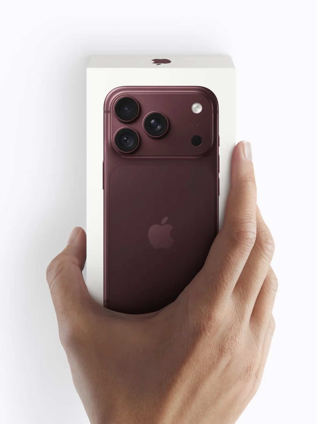 iPhone 18 Pro包装盒，可变光圈和颜色是卖点