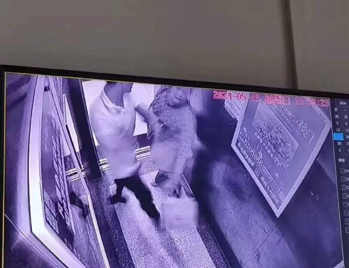 #丈夫家暴13年获刑6个月#13年家暴里攒下的每一次报警记录、病历、告诫书，最后都成了把施暴者送进刑事追责体系的关键，这不是普通的家庭纠纷，是法律对长期虐待行为的明确亮剑。 ​