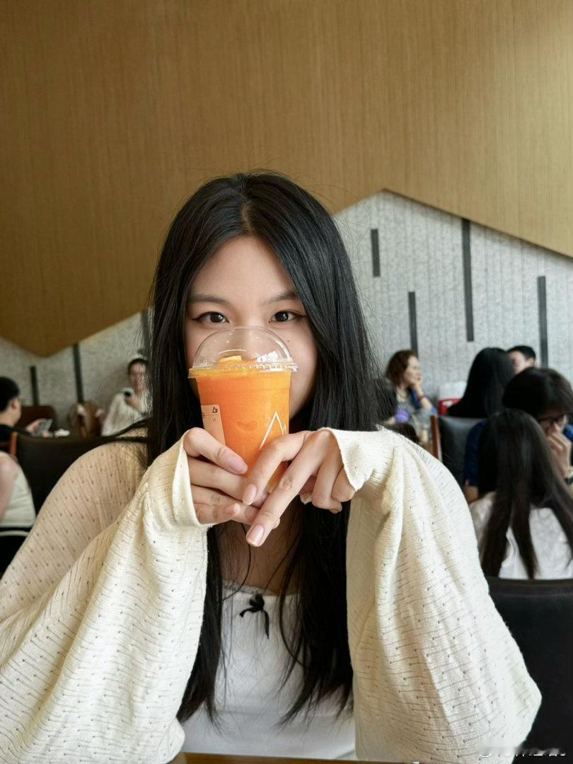 被字节一面斩杀 还是数据与安全部门
and状态奇差无比 估计有三个星期没学习了
and 一定振作起来。。。
在瘦到目标体重前不愿意再抖音发任何照片…. ​