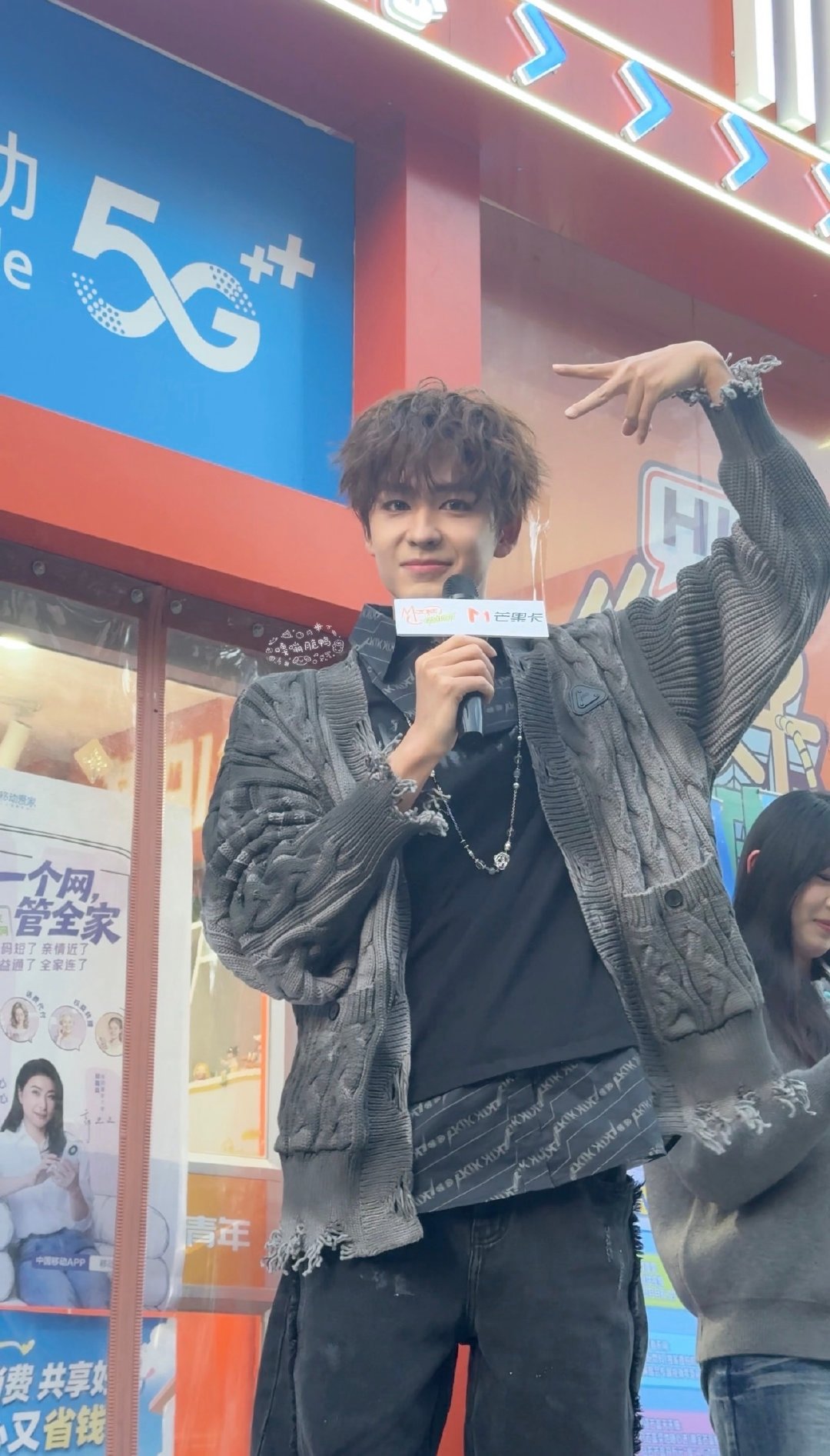 为什么你这么漂亮但是一个傻子 ​
