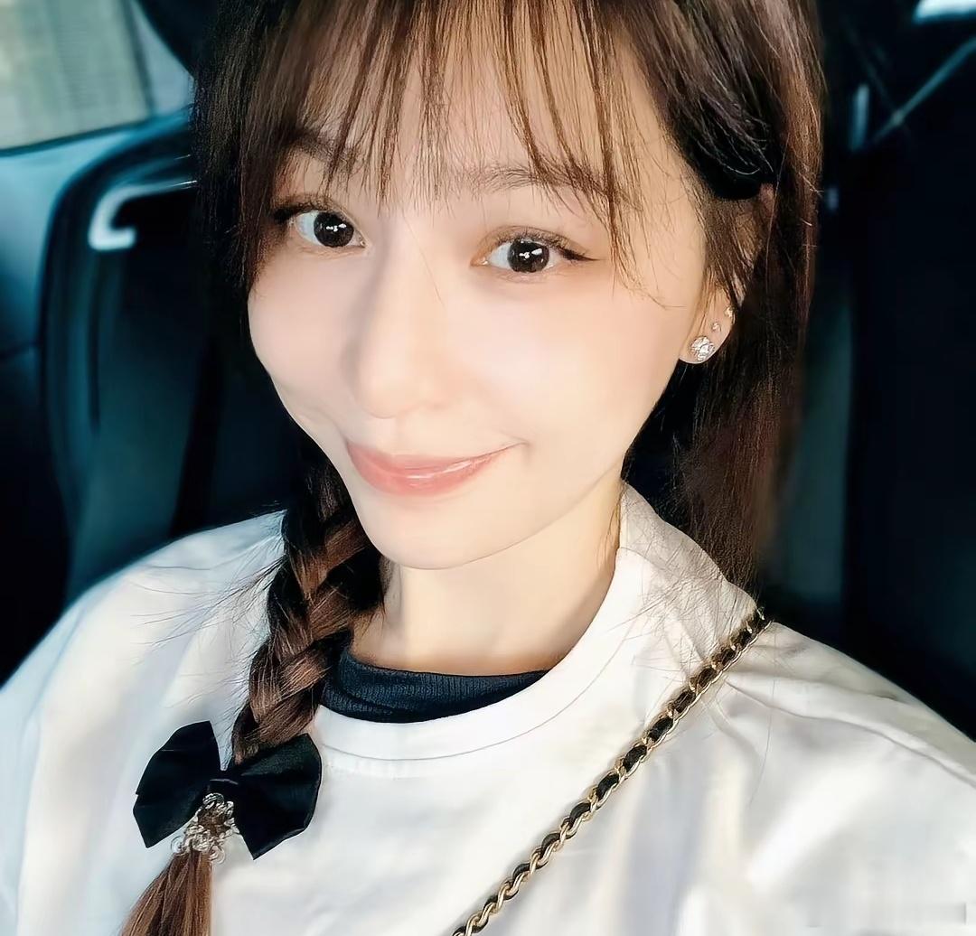 #王心凌[超话]##王心凌sugarhigh世界巡回演唱会##王心凌##王心凌sugarhigh2.0巡演# 

“我站在你左侧 却像隔着银河

​