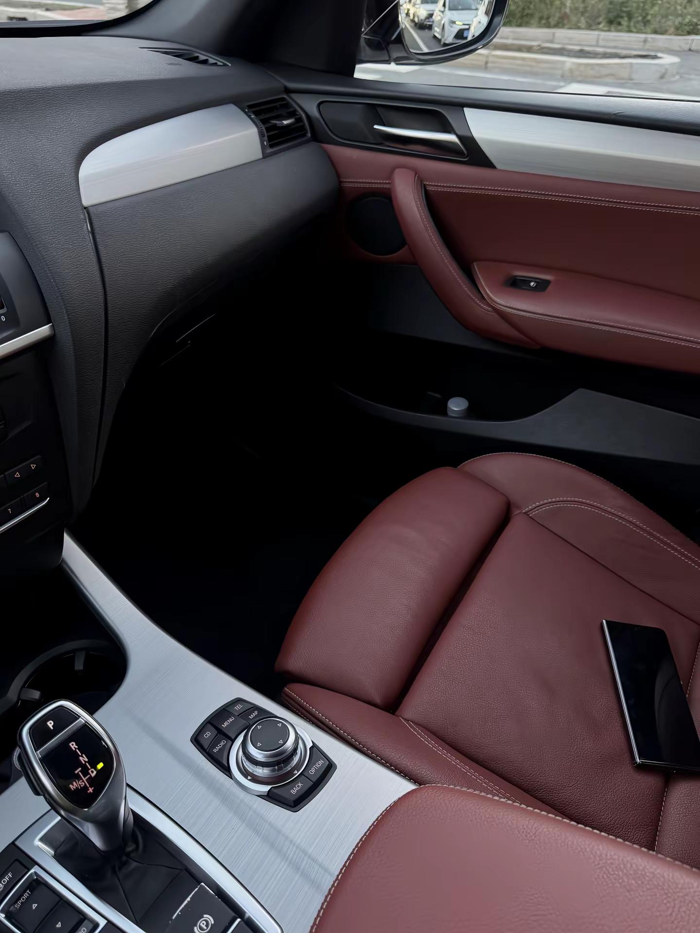 开到F25 X3的“隐藏款”BMW X3 35i M 运动限量版2012 Limited edition宝马x3 汽车