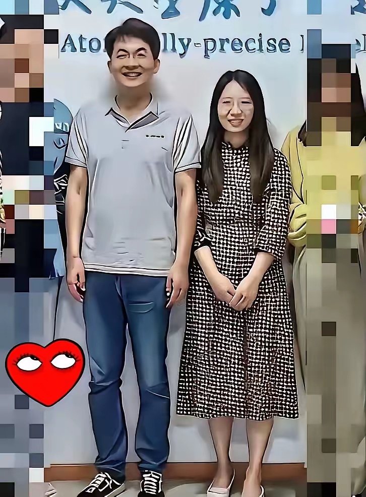 这事儿真给我看恶心了。导师睡学生，睡完给她塞论文、塞职称、塞人才帽子。十年，从25岁到35岁，从博士生到正教授。家里的女儿实在看不下去了，替她妈出头实名举报。武大和安大现在都在查。静待结果！ ​