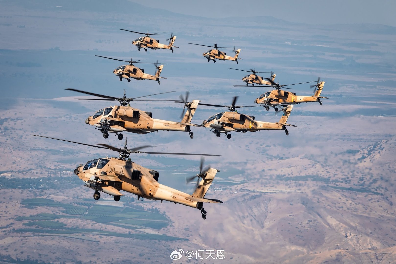 随着与土耳其局势不断升级

以色列国防军（IDF）表示：“‘魔幻触摸’中队（第190中队）已移防至拉马特戴维空军基地，以加强攻击直升机的战备状态及北部边境防御。”

#海外新鲜事##何天恩[超话]# ​