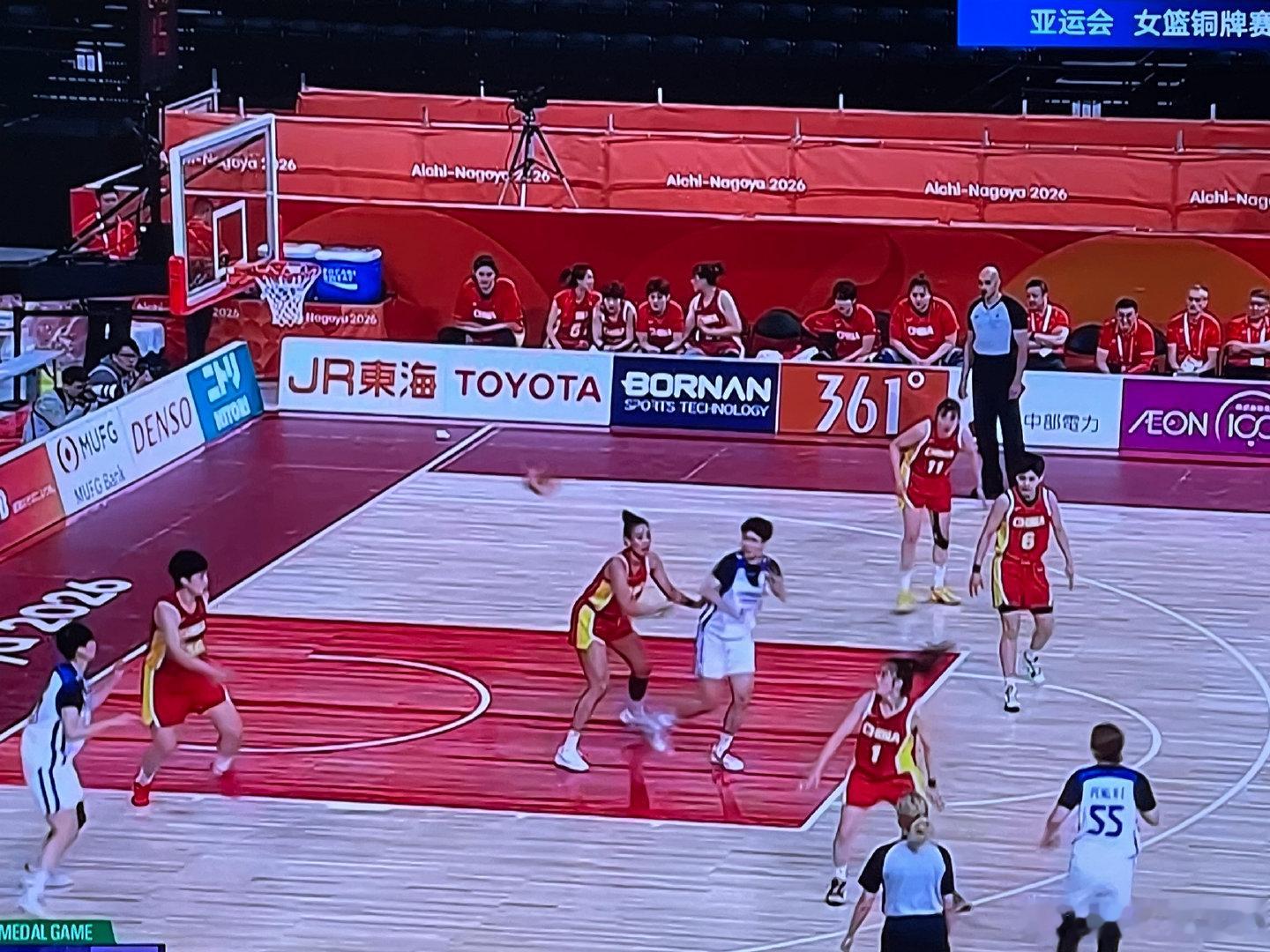 中国女篮77:64战胜台北省队，获得名古屋亚运会女篮的铜牌🥉，目前的阵容和实力也就到这儿了，12人能轮转的仅有8-9人，期待中国女篮能做出改变，前路漫漫奋力求索！加油👏。#中国女篮[超话]##中国女篮亚运会铜牌##亚运会[超话]# ​