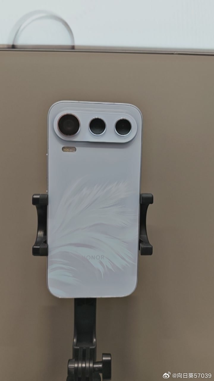 荣耀600 Pro系列
#荣耀##荣耀600##肖战说荣耀600是你的幸运星##荣耀robot phone# ​