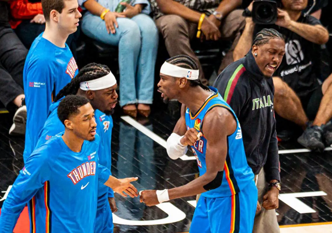 雷霆4-0横扫太阳！亚历山大31分收网，西部已无人能喘口气