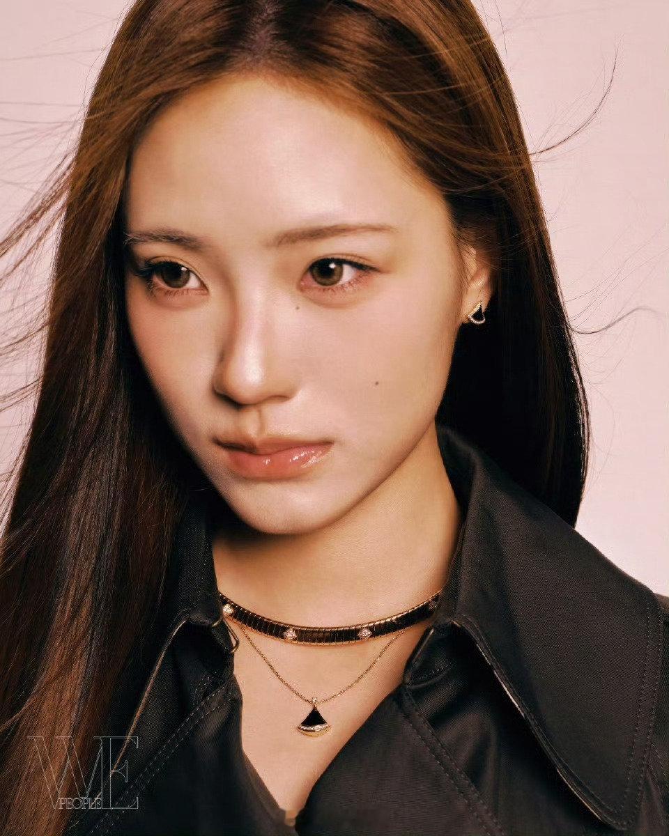 小s女儿，2007年的，今年19岁

长得不是很有辨识度 ​