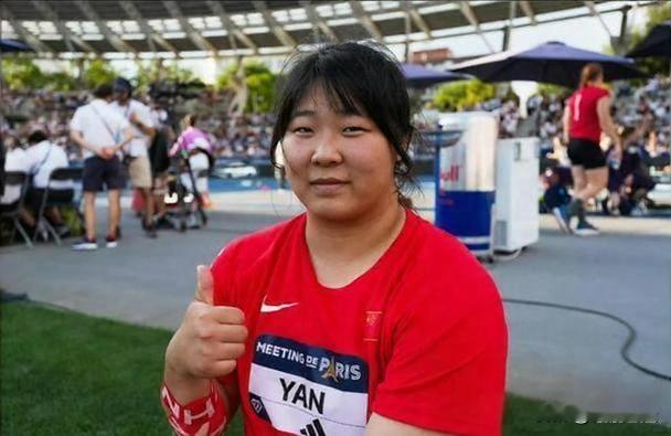 严子怡严于律己夺冠感言
严子怡不负众望，68米42夺得世田联钻石联赛总决赛冠军。赛后严子怡说：“拿了冠军当然高兴，但也暴露了一些问题，前面4枪并没有发挥正常水平，主要是有点紧张。9月13日世界田径终极锦标赛标枪决赛，我会投得更好。”