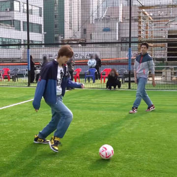 踢⚽的腿是不是都很有劲儿