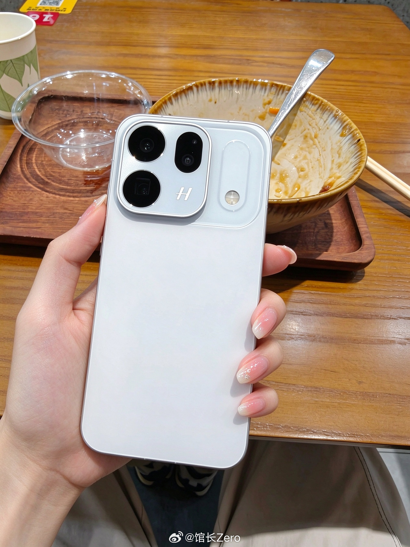 可能90%人不知道！OPPO Find X10隐藏功能！
拿到 OPPO Find X10的用户不看这个笔记可能会后悔，很多功能很实用，新系统好看又好用，比如调色盘、自动构图，当然了，这些 ColorOS 17新功能有的过段时间也会推送到其他手机。 ​