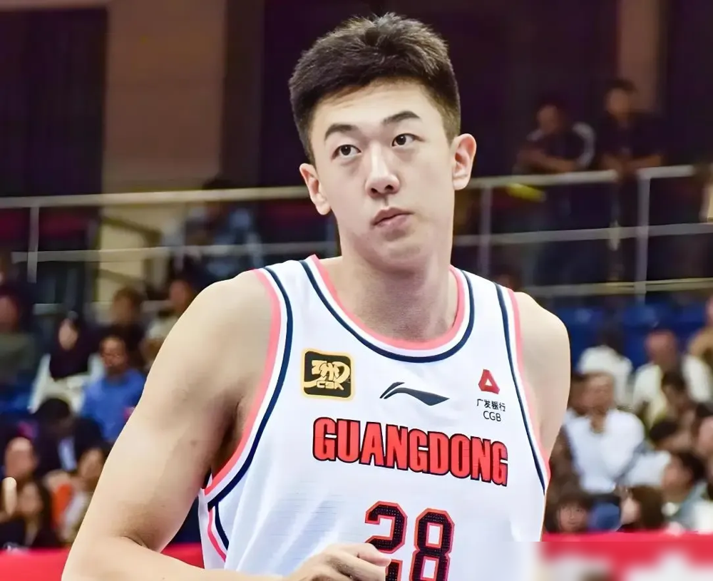 0分0板，王少杰又被骂上热搜了。 出战21分钟，3投0中。数据栏一片...