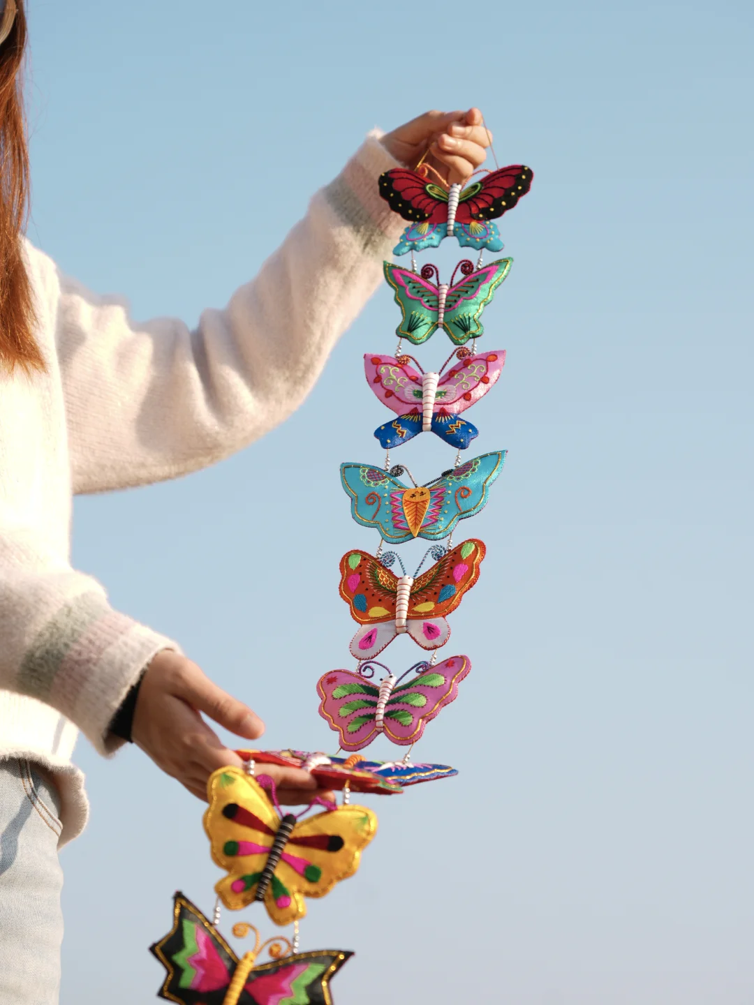 没学过理论的绣娘，却绣出了最动人的东西