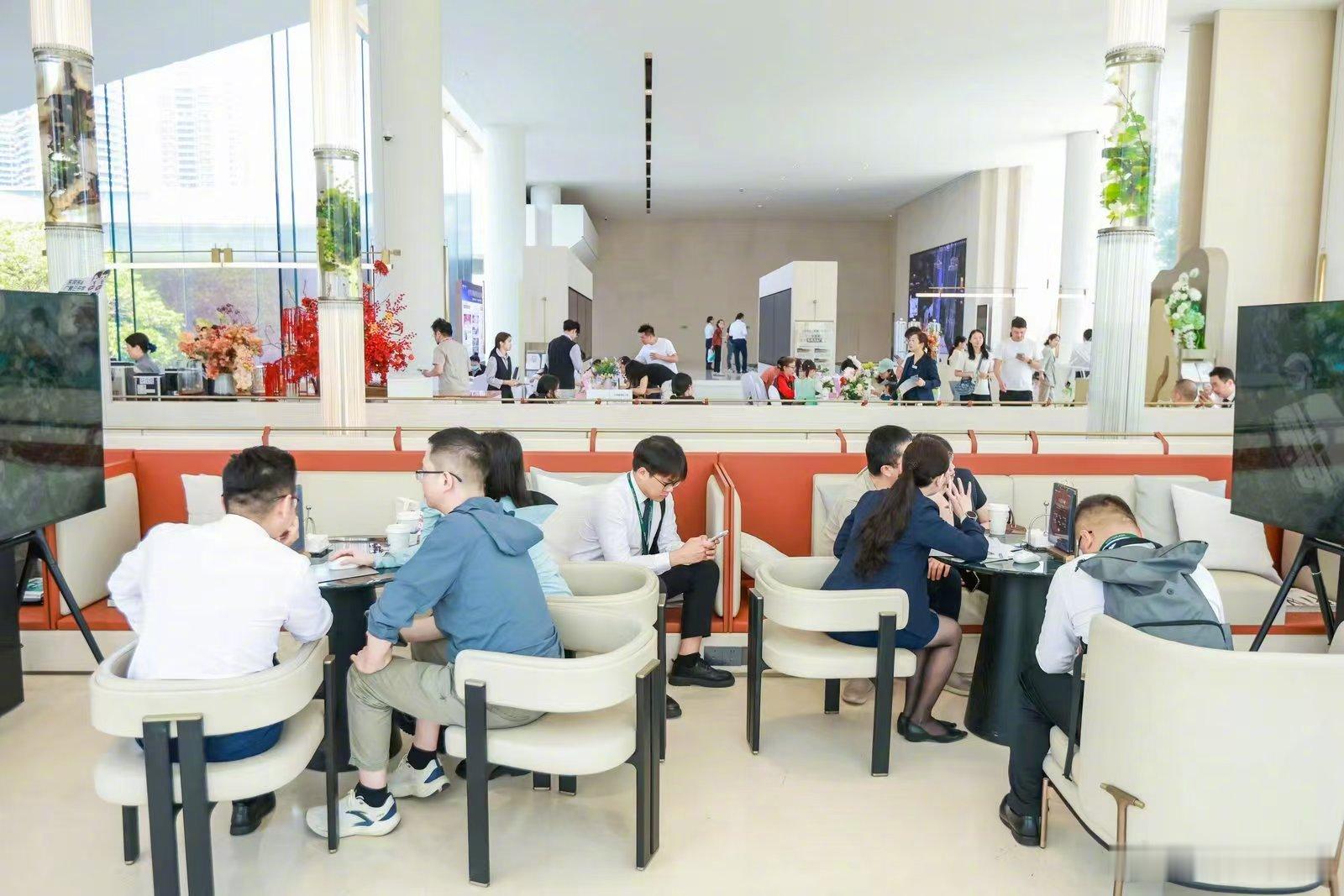 【“五一”假期期间，“穗八条”新政红利释放，广州房地产市场活跃度显著回...