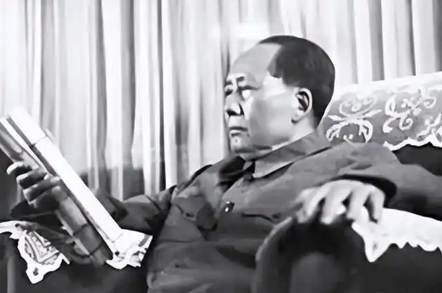 1986年，政治局候补委员、国务院副总理薄一波到韶山，随行秘书问他怎么评价毛主席