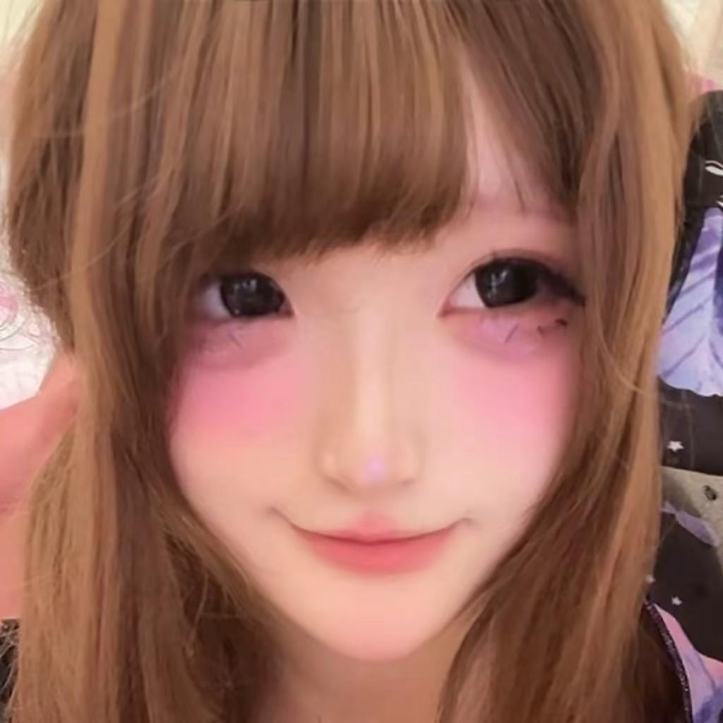 前女友跟我视频的时候太可爱没忍住截图了 分开的日子我真的好想念