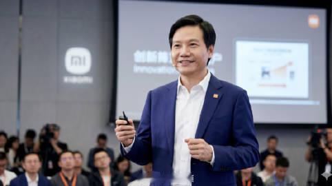 在小米YU7 GT发布会后采访上，雷军表示，过去五年小米投了1055亿...
