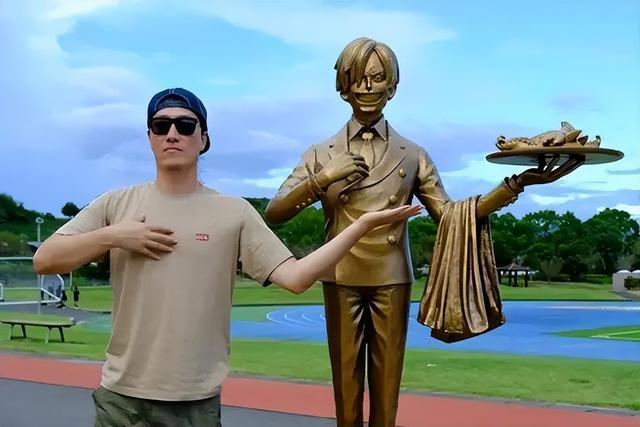 刘翔出现在瑞士，曾经的亚洲飞人，退役后的他选择国外旅行，靠着终身合同，活成了人人羡慕的样子。因伤退役的他，也曾经为国争光，如今过的自由自由，也是他应该得到的。祝福刘翔。