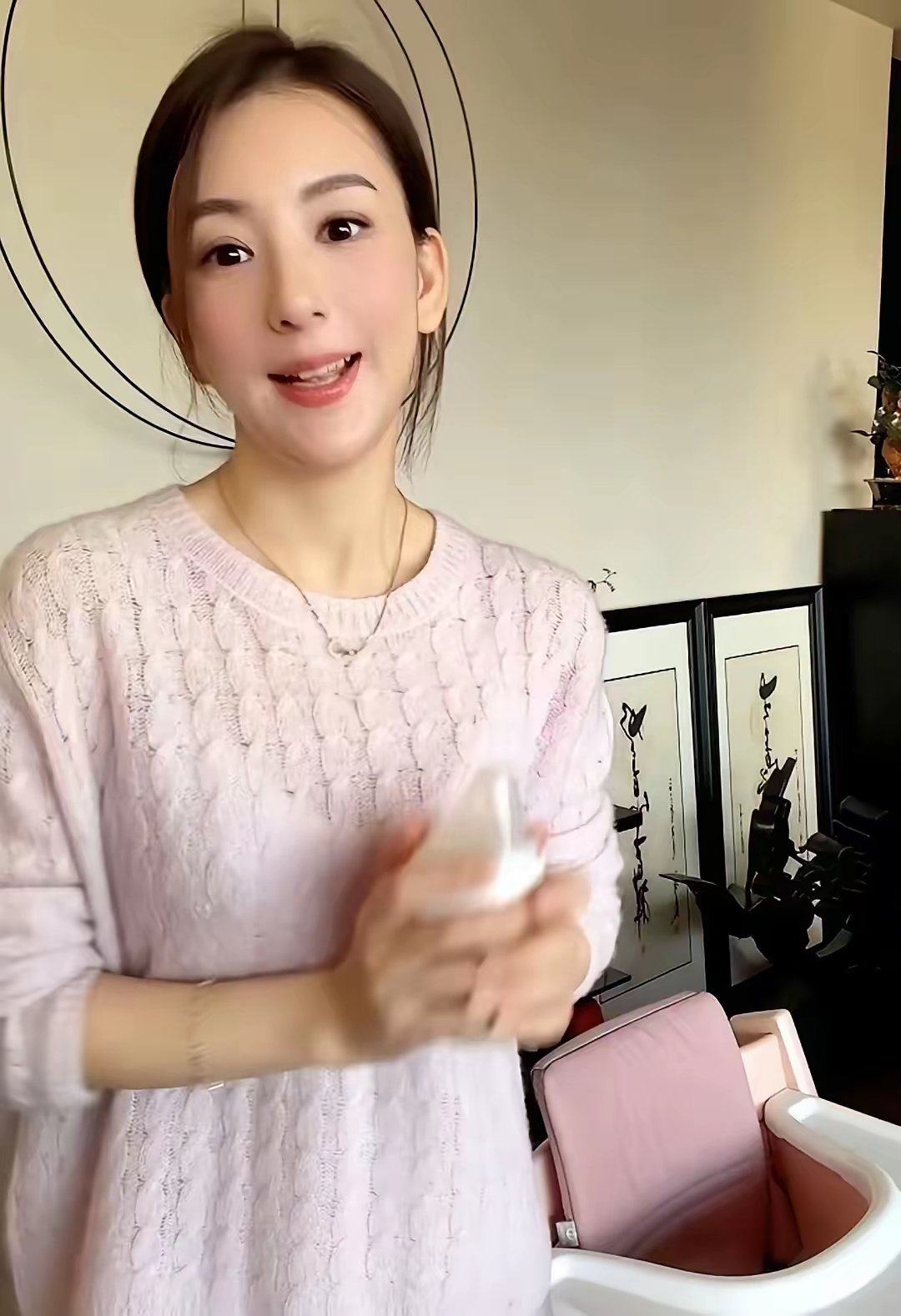 方媛最近晒出的一段带娃日常，直接把天王家养娃的底牌掀开了。 ​