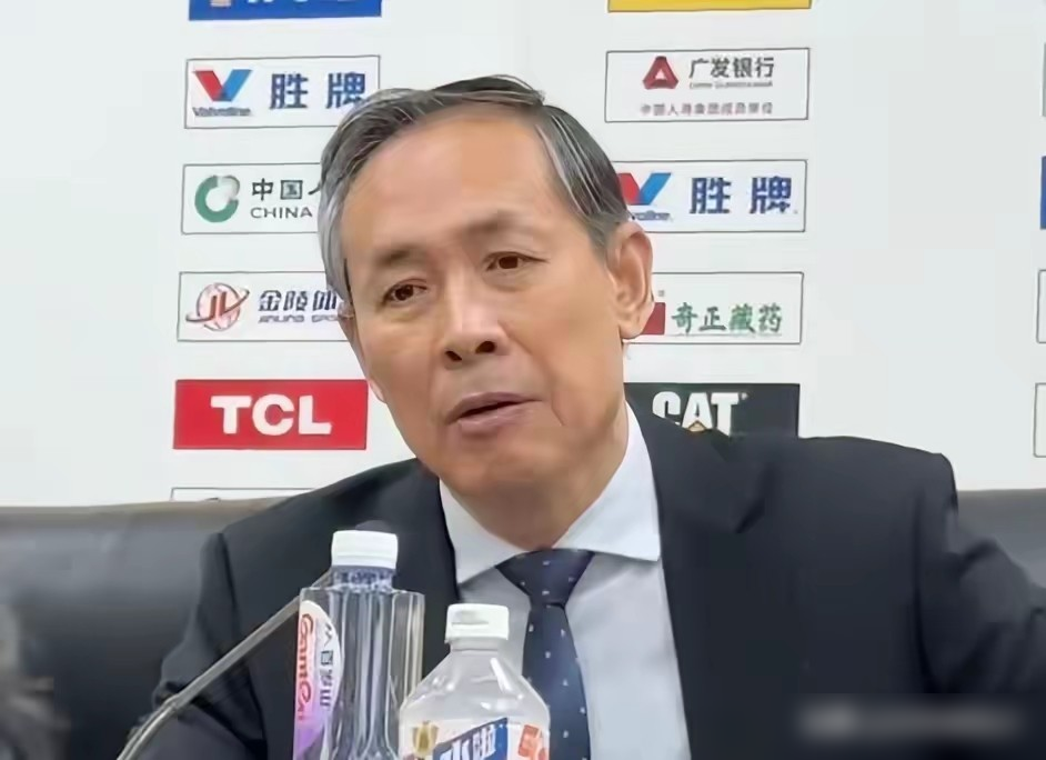 0.5秒，杰曼绝杀，胡明轩沉默。 广东领先20分，被翻了。最后1分钟...