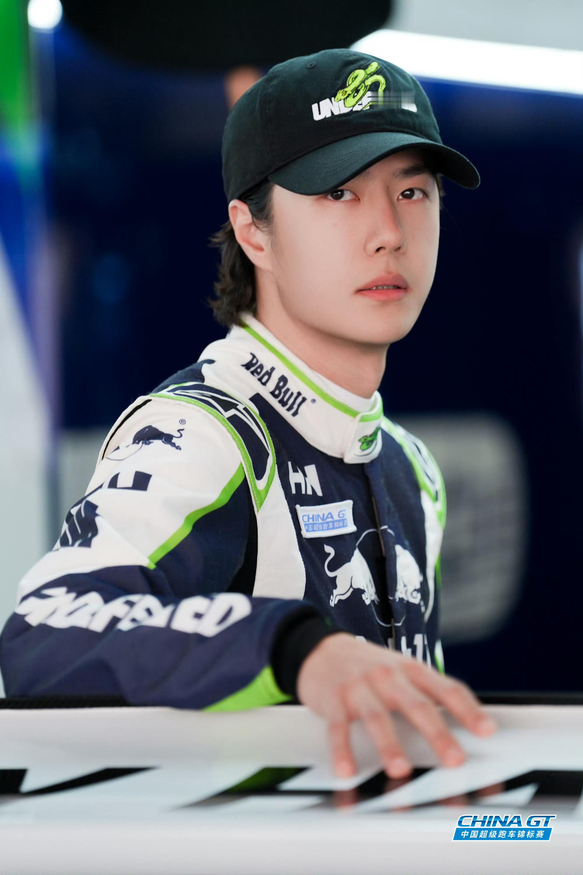 #王一博[超话]##王一博赛车组别第一#恭喜王一博🏆赛道平安💚 ​