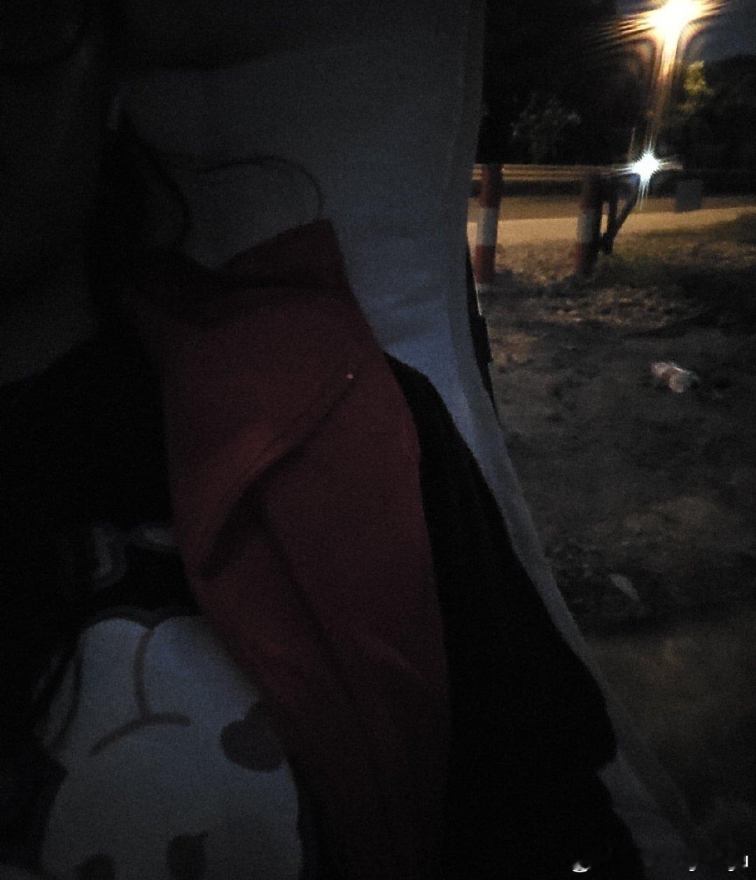 我就是最会打工的（再次热烈爱上我的折叠屏手机 和超舒服折叠沙发 ​