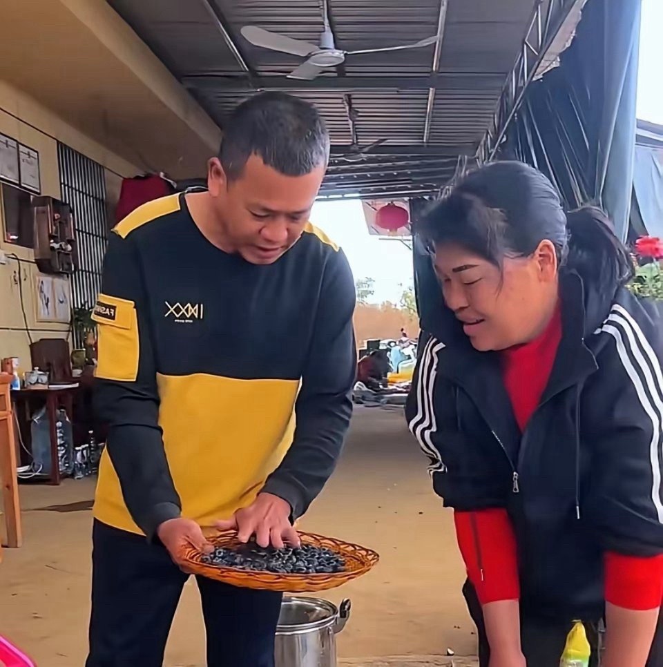 从来不是光鲜的条件，而是踏实本分、真诚待人。全红婵父母没有耀眼的光环...