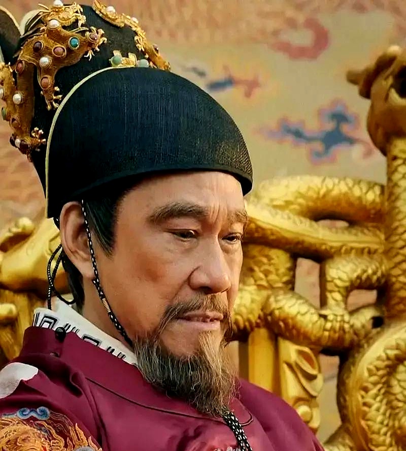 杀人如麻、连诛十族的永乐大帝朱棣，私底下居然是个把深情全给了一个女人的痴情种
 

徐皇后病逝后，皇宫里的坤宁宫整整空了十七年。大臣们上折子劝他选秀充实后宫，朱棣冷冷问了句现在有几个皇孙，听完直接甩下一句“够用了”，拂袖退朝，生生堵死了所有人的嘴
 

汉王朱高煦自作聪明，找了个眉眼酷似徐皇后的绝色