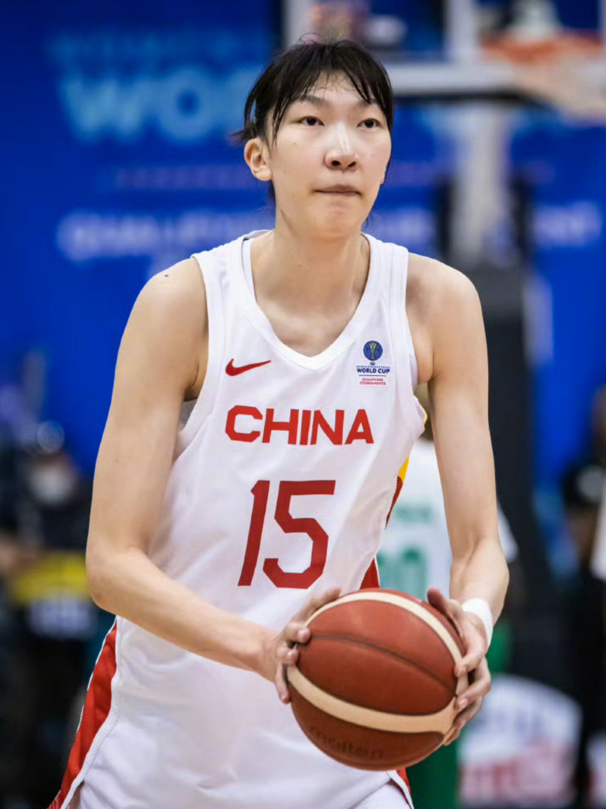 韩旭现在也是中国女篮最优秀的运动员之一[赞]比赛发挥稳定，场上作用突出...