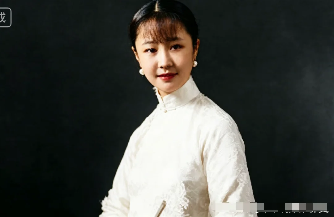 爱新觉罗·韫颖（三格格）
爱新觉罗·韫颖（1913‑1992），末代皇帝溥仪的三