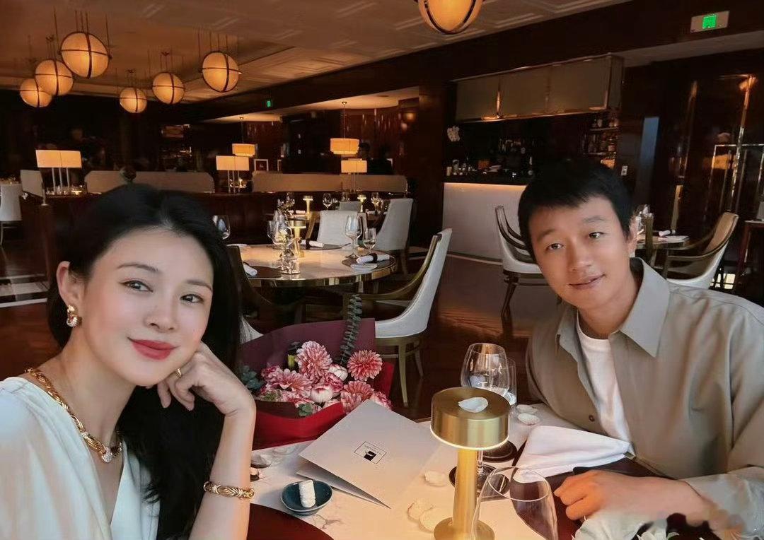 结婚19年佟大为终于高调一次，晒结婚纪念日告白妻子关悦：永远爱你！ ​