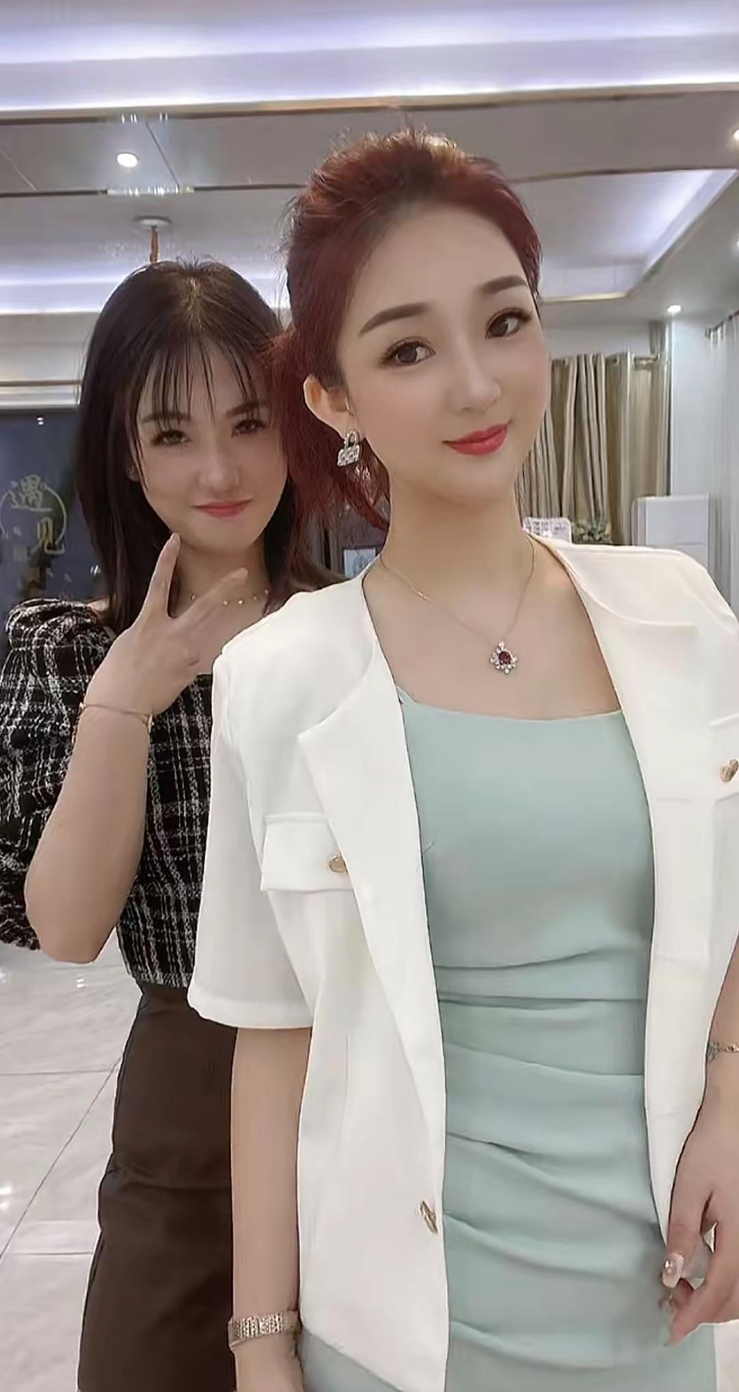 <p>优雅气质 美女 单身小姐姐 姐妹穿搭 气质美女 <!--{img...