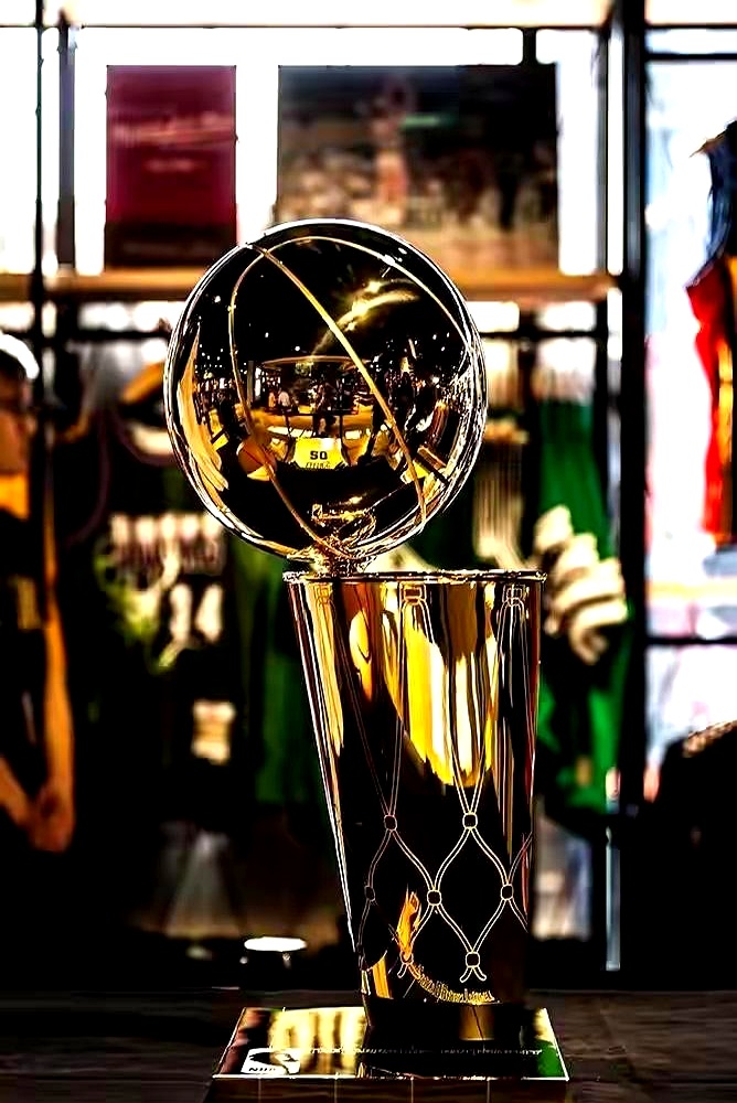 西部季后赛，打着打着快成伤病名单展览了。    掘金的戈登刚因小腿紧绷...