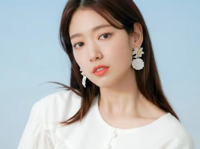 恭喜！朴信惠二胎顺利诞下女儿，经纪公司官宣母女状态都极佳，只给自己留三四个月恢复期就回去拍戏 ​