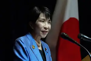 高市早苗政府前脚刚把中国游客签证费翻了五倍，后脚网上就炸了锅，喊着要抵制名古屋亚运会。可谁能想到，9月4号这天，中国体育代表团直接在北京高调官宣成立——1274人的庞大阵容，815名运动员，该去还是得去。这场还没成形的抵制风波，等于被一记重拳直接锤散了。

9月11日，也就是今天，中国驻日使馆发了通