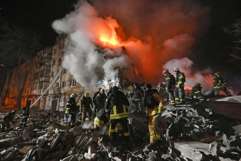 俄罗斯大规模袭击乌克兰，至少10人死亡