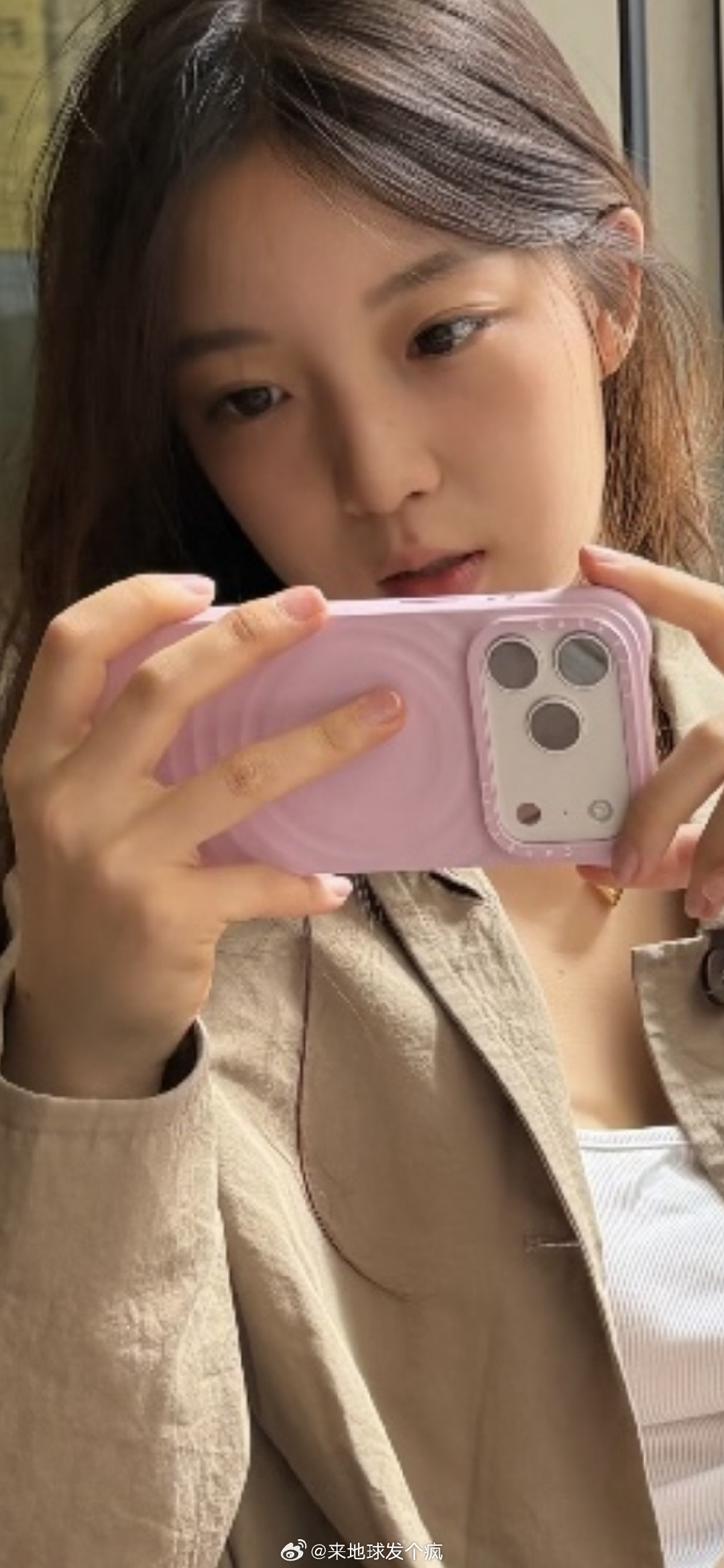 消费升级，香港满大街随处可见最新款iPhone！ ​