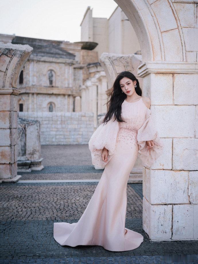 #陈丽君百指女一#榜单前五唯一女艺人，关注度不容小觑#陈丽君大湾区百指女艺人第一# ​