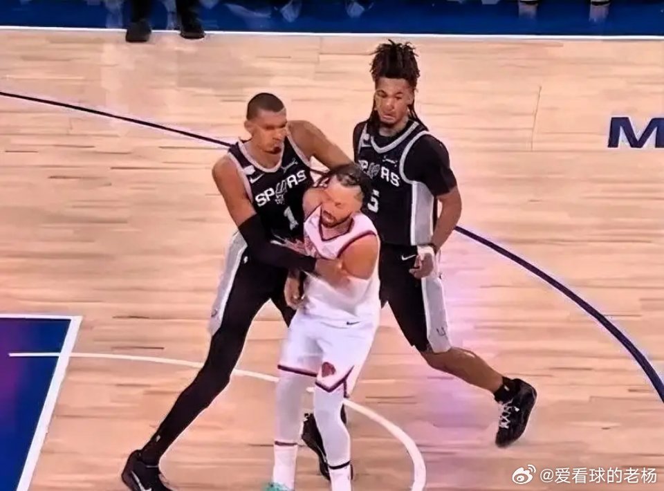 纽约icon名宿安东尼icon摊牌了：尼克斯icon必须有人站出来，替...